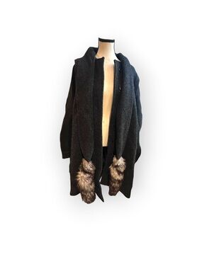 Vintage Women’s OS Capri by Marie Mirisola Pure Wool Capelet Coat with Fur Scarf